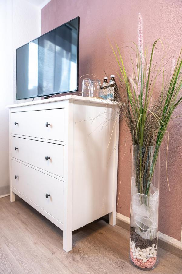 #2 Grosses Zimmer Mit Pool Und Garten Меммінген Екстер'єр фото