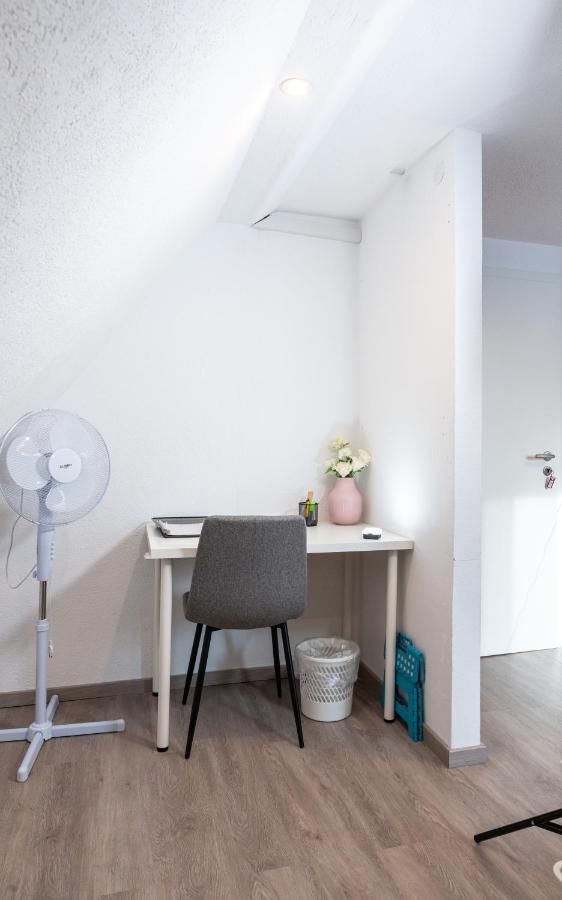 #2 Grosses Zimmer Mit Pool Und Garten Меммінген Екстер'єр фото